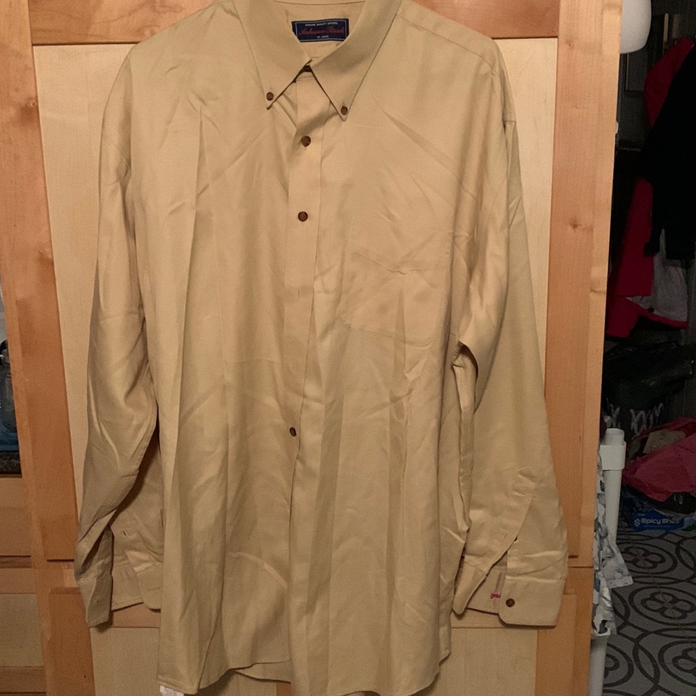 A geyser Bush shirt. Size XL